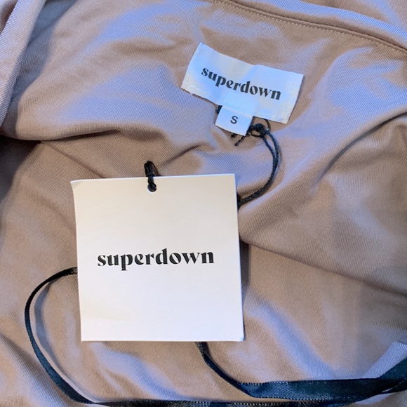 Superdown Elora Ruched Off The Shoulder Dress Taupe Women's Size Small - Picture 7 of 7